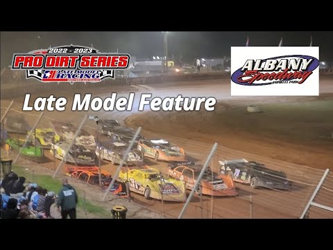 Rnd 4 Late Model Feature Race. Albany Speedway WWS Final. Thanks to Denise Sutton.