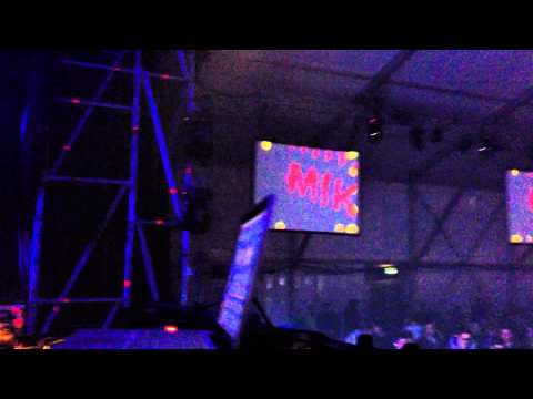 Mr. Mike playing "Nina Simone - Sinnerman" @ Caprices Festival