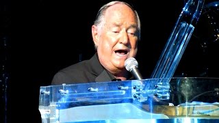 Neil Sedaka - Love Will Keep Us Together Live in Concert