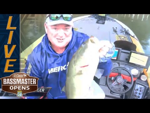 OPEN: Shane Lineberger lands a 6 pounder at Lake Hartwell
