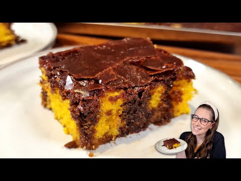 To never go wrong again, fluffy carrot cake with a crunchy chocolate frosting.