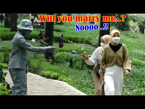 statue-prank-indonesia-prank-patung-hidup-kocak-ngakak