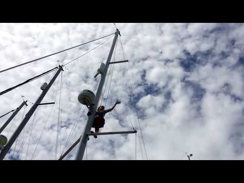 ✓ HOW TO CLIMB THE MAST OF A SAILBOAT THE PROFESSIONAL WAY