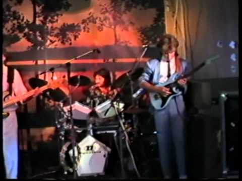Fero Kačáni - Fair Play band - live1988 Kaviareň Hviezda Lučenec (Gary Moore).wmv