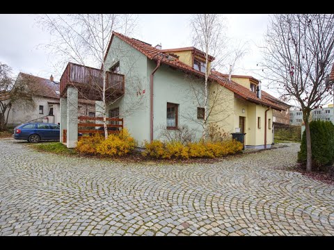 Prodej bytu 2+KK s terasou a parkovacím stání v centru Dobříše