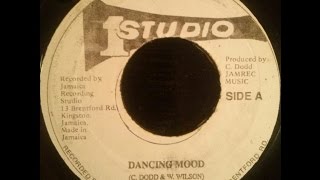 Delroy Wilson - Dancing Mood + Soul Vendors - Version