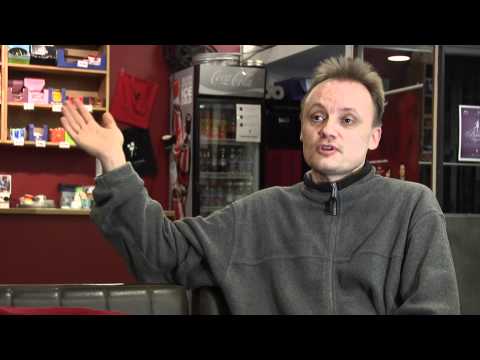 Haastattelussa ohjaaja Mika Koskinen