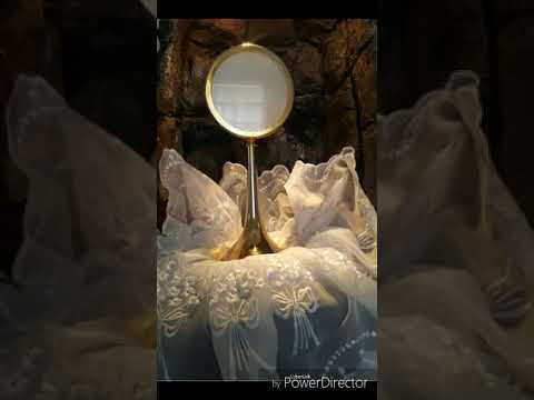 Bendito sea Dios los ángeles cantan y alaban  a Dios✝