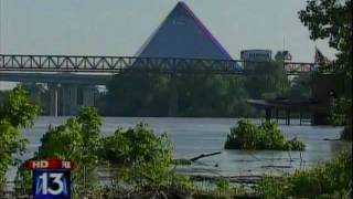 preview picture of video 'The Mississippi River Flowing Backwards? Epic Flood Stage in 500 Years!'