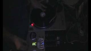 Video thumbnail for DJ M1 (fr)   FREESTYLE SCRATCH Numark pro SM1  2006 by MONE Channel