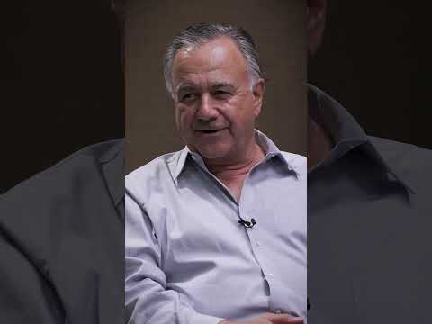 Jim D'Addario highlights why D'Addario XS is the best coated guitar string on the market. #guitar