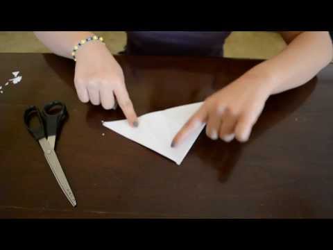 How to: Make pretty & cool Paper Snowflakes