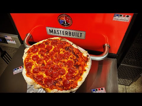 Homemade Pizza On The Masterbuilt Gravity Series 1050 Digital Charcoal Grill / Smoker!