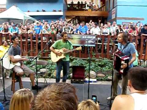 Jack Johnson, G Love, Zach Gill - MGMT Cover - Kids (7/24/10 Alpine Valley "Village Green")