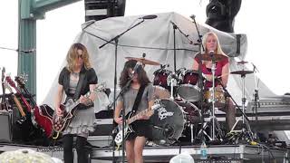 2014 05 03 The Bangles - Hero Takes A Fall