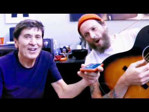 Morandi & Jovanotti al Telefono con Adriano Celentano - L'allegria