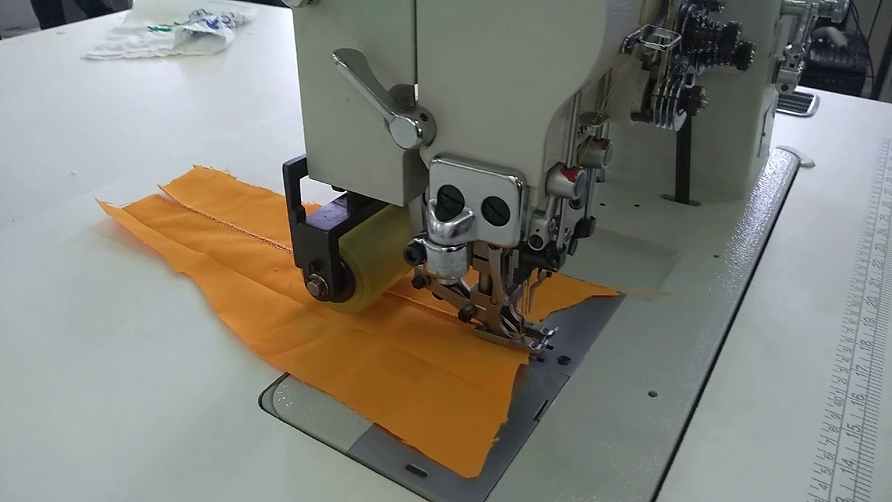 Промышленная швейная машина «мережка» Aurora J-1721PK с задним пулером и ножом обрезки