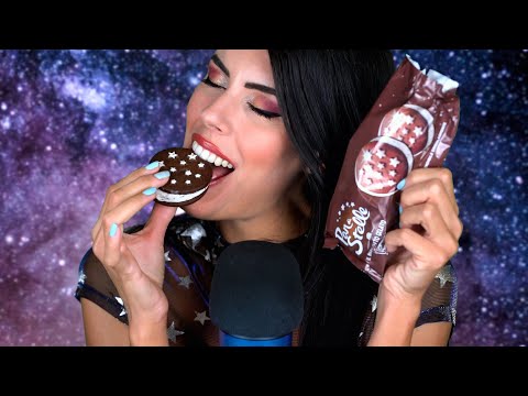 ASMR ita - 🍦 GELATO PAN DI STELLE • Assaggio + Come Nascono le Stelle  ✨ (EATING CLOSE UP)