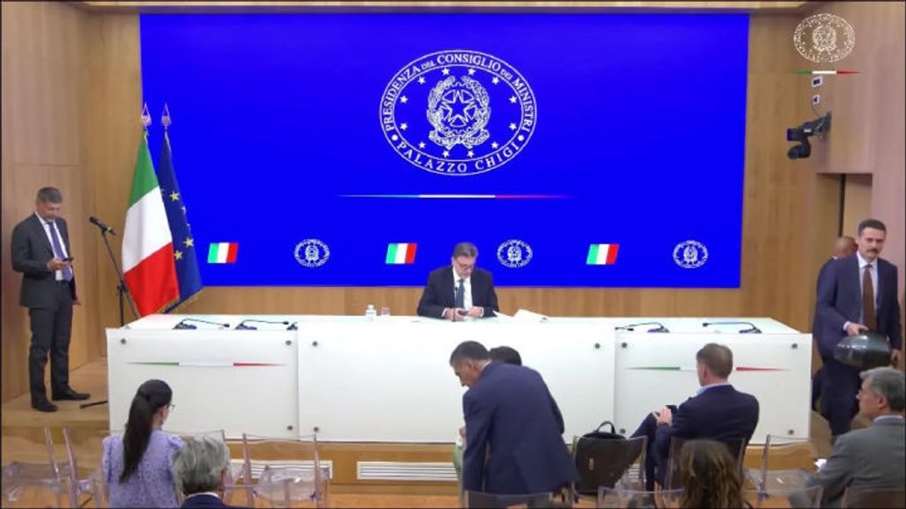 Giorgietti: Ok a sconto 17 cent su gasolio fino al 6 agosto, prorogati aiuti ad autotrasportatori