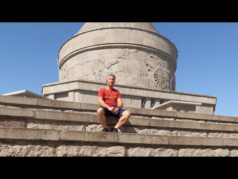 Am vizitat Mausoleul de la Mărășești, prietenii mei m-au enervat !!