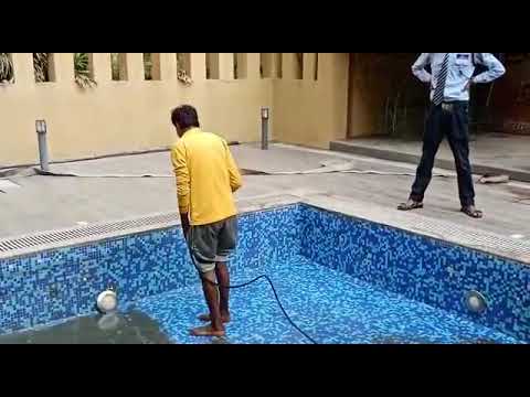 Swimming Pool Cleaning & Maintenance Services