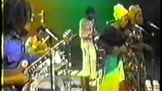&quot;Kinky Reggae&quot; live at the Manhattan Transfer show (1975) | Bob Marley &amp; The Wailers