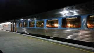 preview picture of video 'CountryLink XPT 2001 Arriving at Casino Station'
