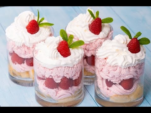 Raspberry mousse cups: creamy and tasty, perfect for dessert!