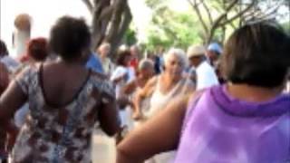 preview picture of video 'La Orquesta Siglo XX en el paseo del Prado en La Habana'