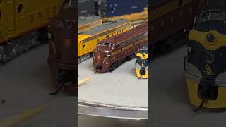 3 Minute Review: Broadway Limited N Scale E8 & E9 Locomotives | Paragon 4 Sound, LEDs & More! BLI