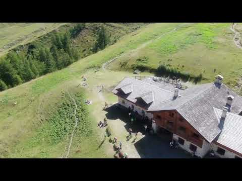 Rifugio Alpino Walter Bonatti - Summer