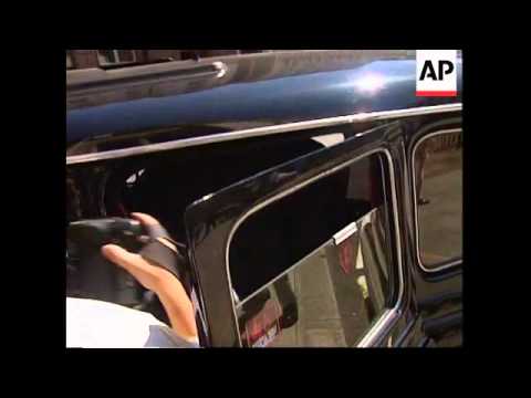 UK: MICK JAGGER & GERRY HALL DIVORCE (V)