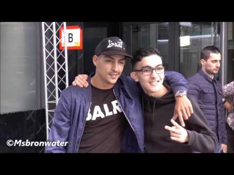 Fans  Op De Foto Met Rapper Boef @  FunX Music Awards 2016