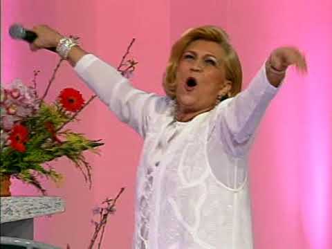 Maria Alcina canta "Andorinha Preta" na Hebe