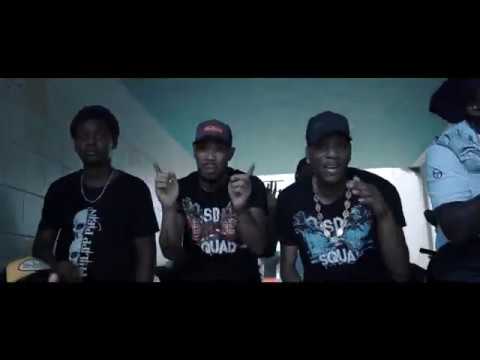 SELECT SLK x WORLD - Chez nous c'est la guerre