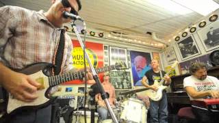 Eric Lindell- All Alone (Louisiana Music Factory- Wed 5 2 12)