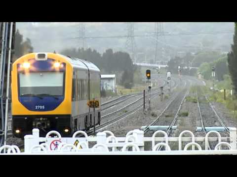 A Cityrail "Hunter" Railcar approaches Sandgate Station - Australian Trains
