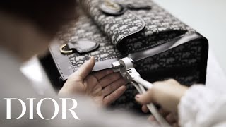 DIOR OBLIQUE BAG. MINUCIOSA LABOR ARTESANA.