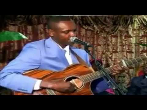 Sylvain Akouala chante QUE SA VOLONTÉ [concert]