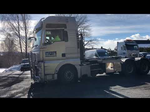 Man TGX33 6806X4BL krokbil selges på Klaravik