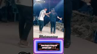 Download lagu Pasangan serasi yang tidak di ragu kan lagi, goyang bikin suasana jadi asik #short #dance #hiburan mp3