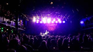 Download lagu tyler ward - pumped up kicks melkweg 17-11-2011. mp3