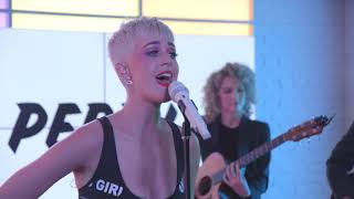 Katy Perry Performs an Acoustic Version of &#39;Chained to the Rhythm&#39;
