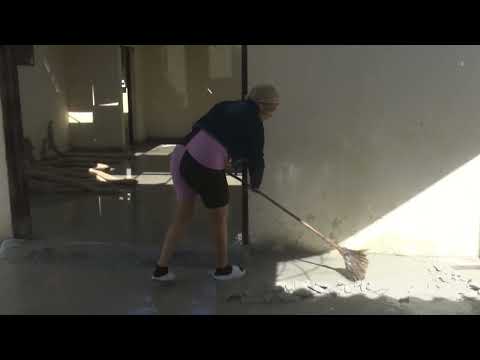 Trabaja colectivo de empresa de Torcido de Tabaco de Jiguaní en revertir daños del huracán Melissa