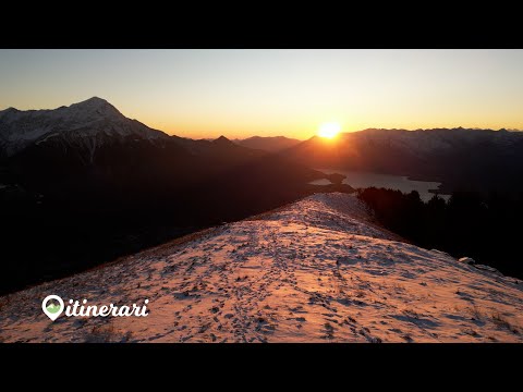 ITINERARIES: A JOURNEY THROUGH THE WONDERS OF THE CECH COAST, A MAGICAL SUNSET AT ALPE BASSETTA.