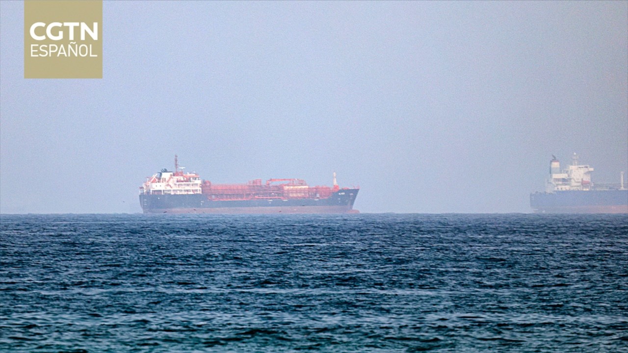 Irán y Omán negocian ruta marítima provisional para garantizar la navegación por estrecho de Ormuz