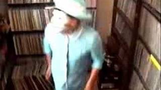 ROMANOWSKI&#39;S STRUDEL STRUT VIDEO FEAT. DOZE-P NUT