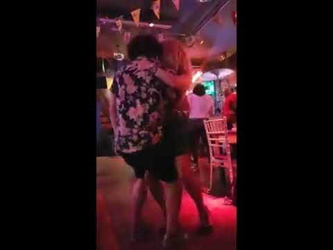 Pia Ovalle e Anax Caracol - Dancando Forro (ou Forroggeaton)