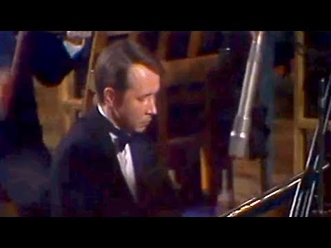 Mikhail Pletnev plays Prokofiev - Piano Concerto No. 1 (Moscow, 1980s)