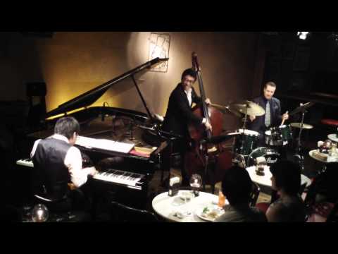 Moon River - Kengo Nakamura Trio